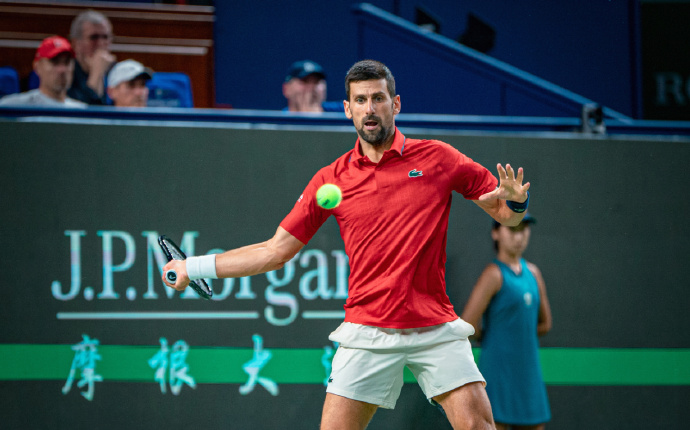 ATP上海大师赛：德约科维奇2-0博格斯，第十次晋级赛会四强