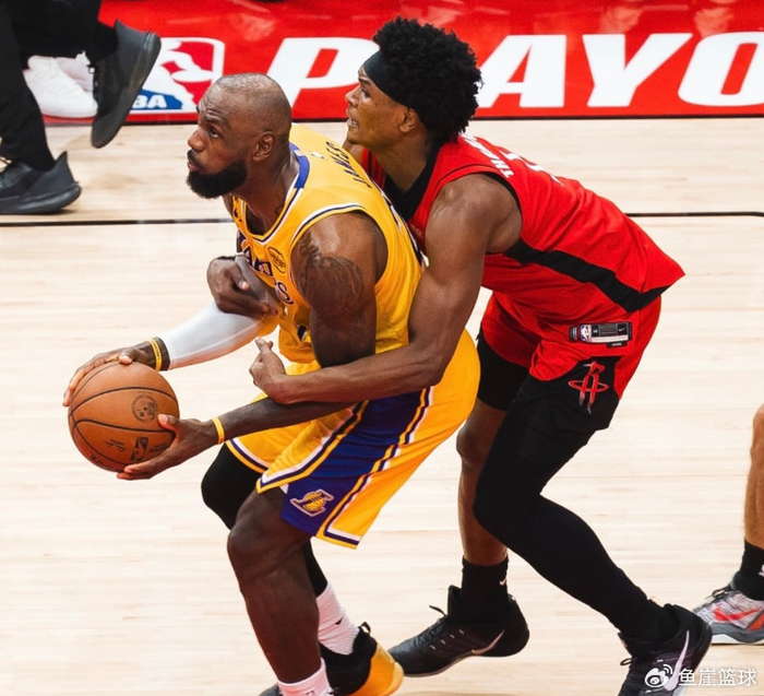 星空体育-G3裁判报告出炉，湖人2次受益！乌度卡带杜兰特新消息，火箭3点成关键|凯文·杜兰特|斯玛特|詹姆斯|马库斯-斯玛特|洛杉矶湖人队_新浪体育_新浪新闻